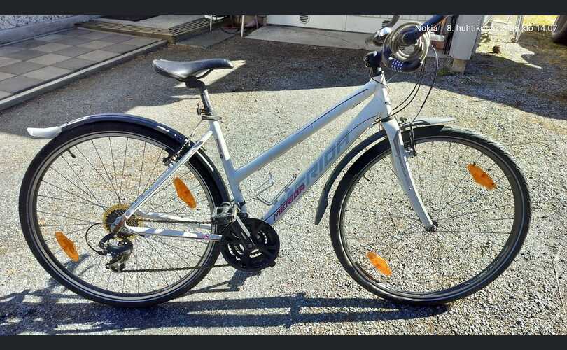 Naisten pyörä-kuva-1